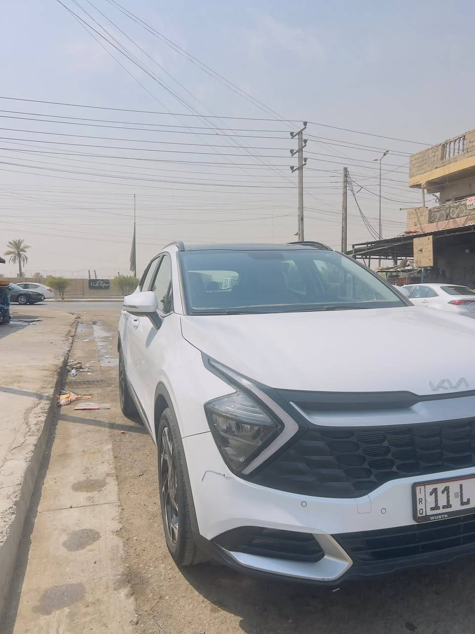 سياره كيه سبورتج لبيع رقم بغداد السياره بعدهي جديده ماشيه 10 الف السياره فول بنوراما السعر 233 وبيها مجال الشري اتصال ***********
