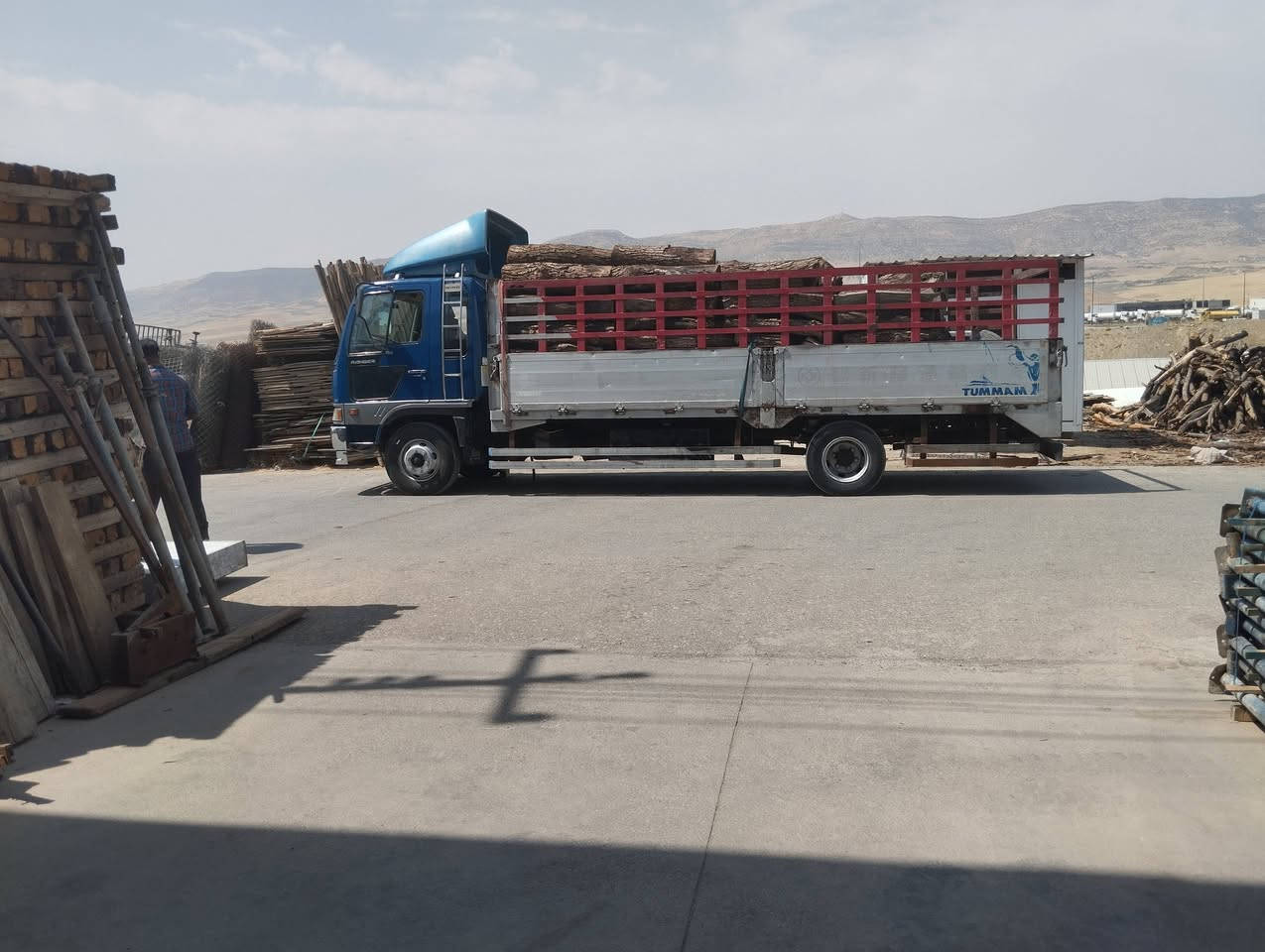 السلام عليكم كينو طيره السياره جاهزه مكينه 70 عادي ما مفتوحه ستاندر سياره جاهزه سياره بلاديه رقم كربلاء تحويل مباشر السعر 140 ويا مجال المكان حله الرقم الهاتف ***********
