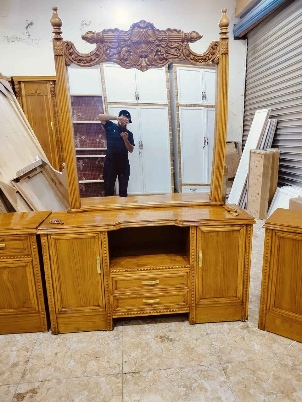 السلام عليكم غرفه مستخدمه عنوان واسط العزيزيه شارع التربيه يوجد واتساب *********** سعر مليون 350
