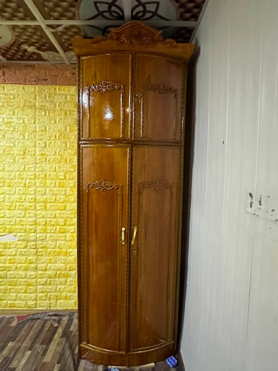 غرفة تسگام للبيع للاستفسار الاتصال على الرقم ***********
