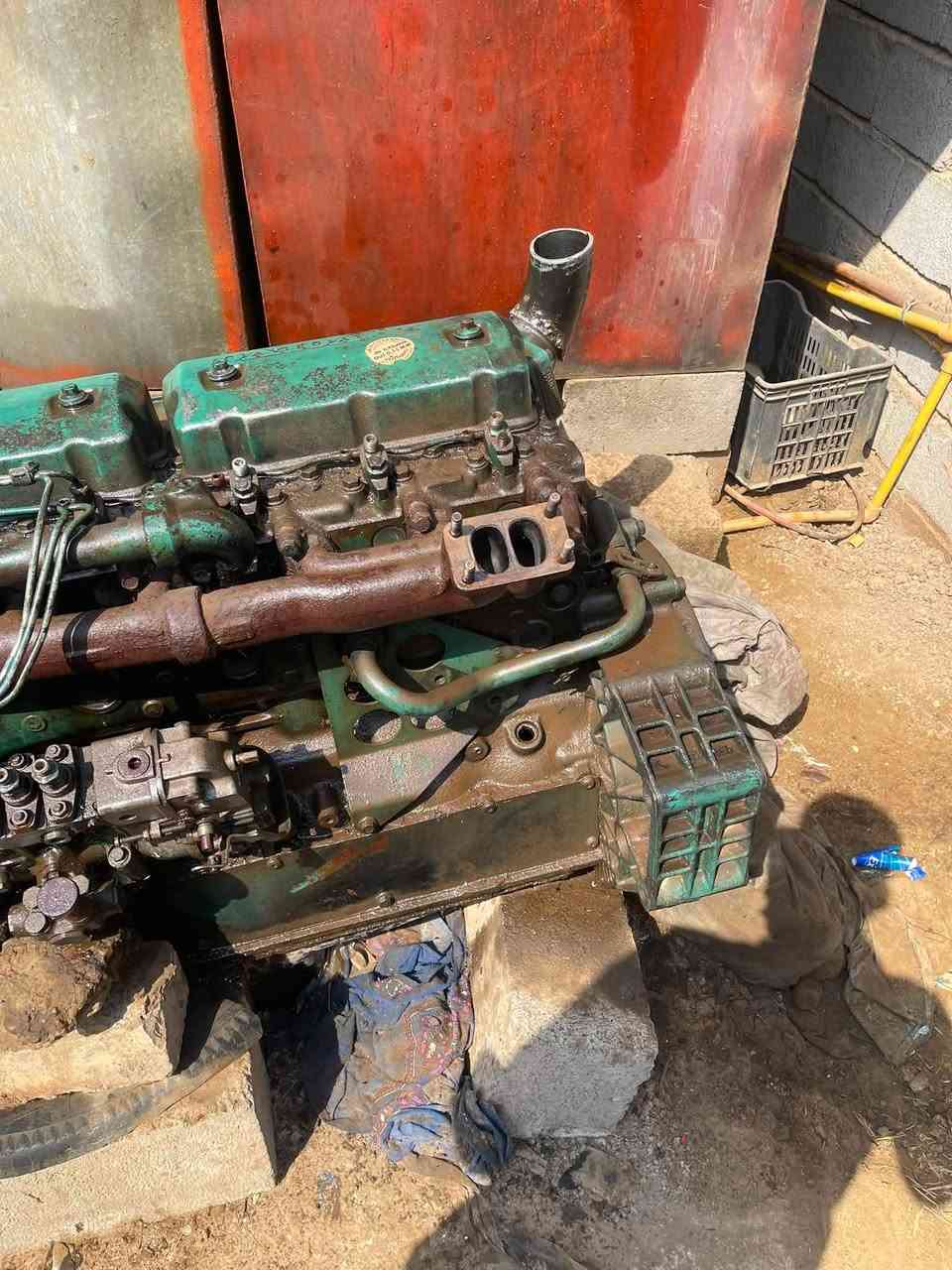 السلام عليكم ورحمة وبركاته اخوان محرك فالفو 61 للبيع مكينه حلوه ونظيفه بيهه نقص سوبر و3بواري كاز الباقي كلهه وياهه السعر 11 ورقه وبيهه مجال العنوان صلاح الدين يثرب ***********
