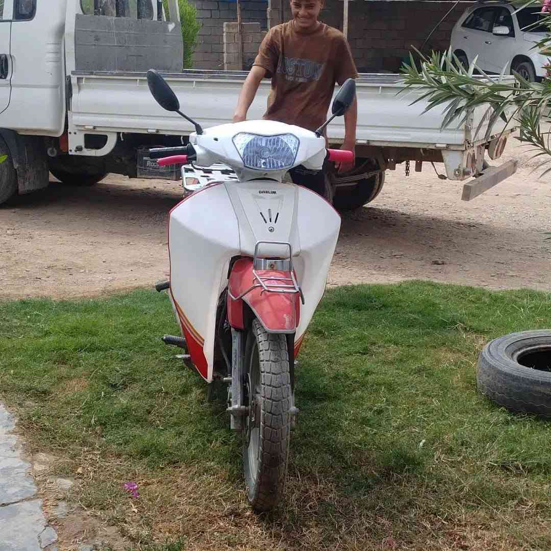 جسرفيز للبيع مكفول كفاله عامه كله شغال محرك ناعم بشكل شرط النعومه بي خيط دخان 500 وبي مجال قليل الموشراي  لايكسر بل سعر رجآ  الدراجه نضافه فولللل 
الاتصال***********0

