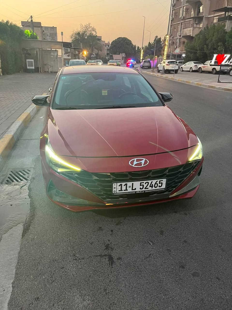 السلام عليكم للبيع النترا هايبرد 23موديل
ماشيه 37 مايل 
الون احمر
السياره فول 
فتحه سقف
كشنات تدفىة تبريد
توقف ذاتي 
السياره من الاخير حادثهه بنيد مبدل ومصبوغ 
جامل الايمن صبغ والايسر صبغ للجماليه
السعر 135 وبي مجال
مكاني بغداد زيونه 
 ***********
