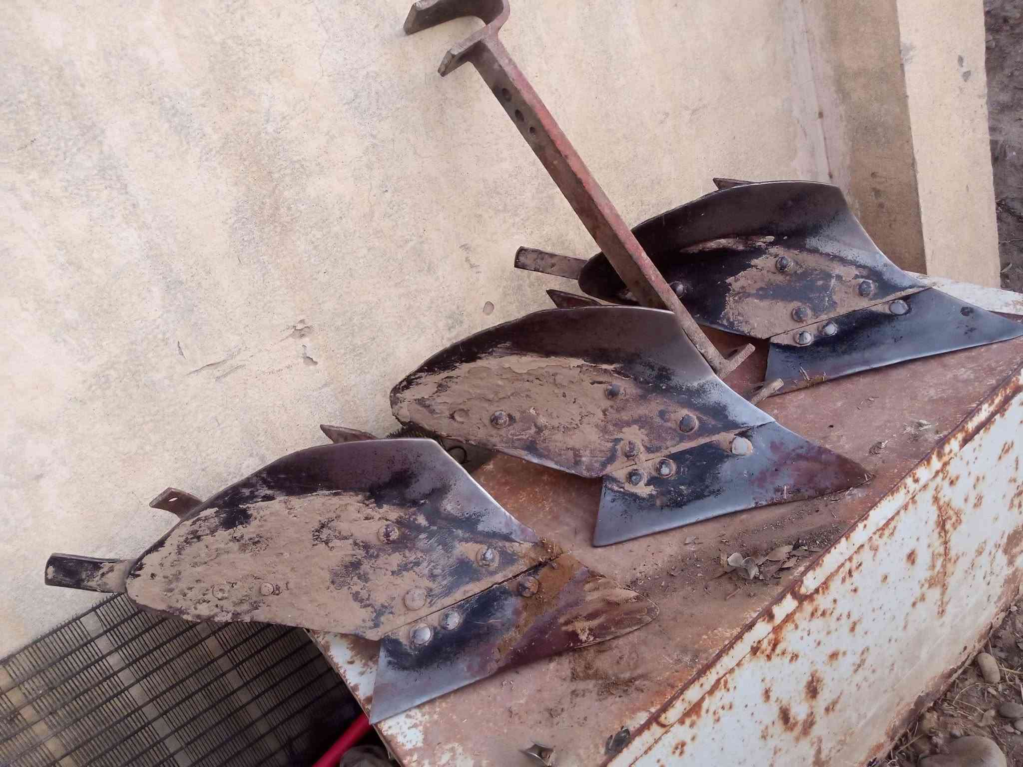 سلام عليكم سجج مال مكينه عنتر حجم 8 نضيفات كلش السعر 200 وبيه مجال مكاني واسط كوت رقم الهاتف ***********

