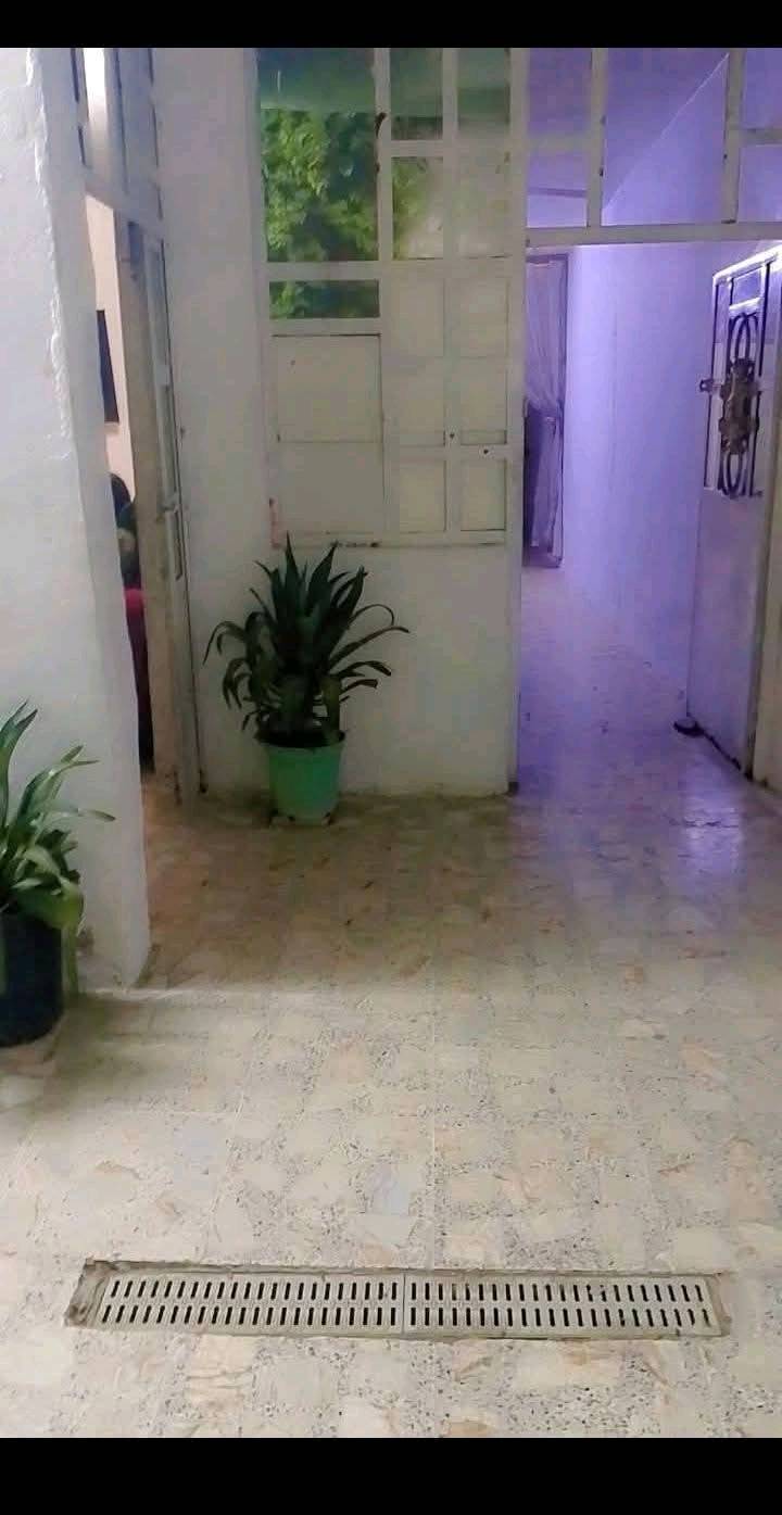 العنوان بلديات شارع المصرف شارع 15 بيت مساحته 120 الوجيه سته 6 والسعر 80 في مجال ***********