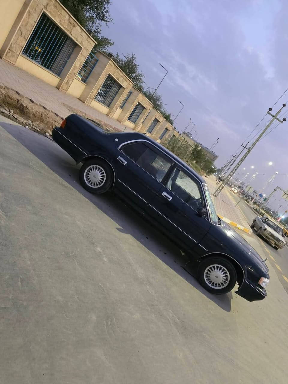 سلام عليكم سيارة أرنب لون نيلي مديل ١٩٩٥ رقم بصره انكليزي باسمي هزه ٢٠٢٦ سنوية تنتهي سنة ٢٠٢٩ تحويل ثاني يوم ماعليه غرامات مكفوله من العيب الشرعي ونقل الجثه والكص تبريد شغال ثلج تخم تاير باتري جديد كهربائيات شغاله مصبوغه جمالية بيه طخه بجاملغ الخلفي سعره ٧٠ ورقة وبيه مجال مكاني ذي قار قضاء الفجر للأستفسار اتصال‏ ‏‪ ***********‬‏
