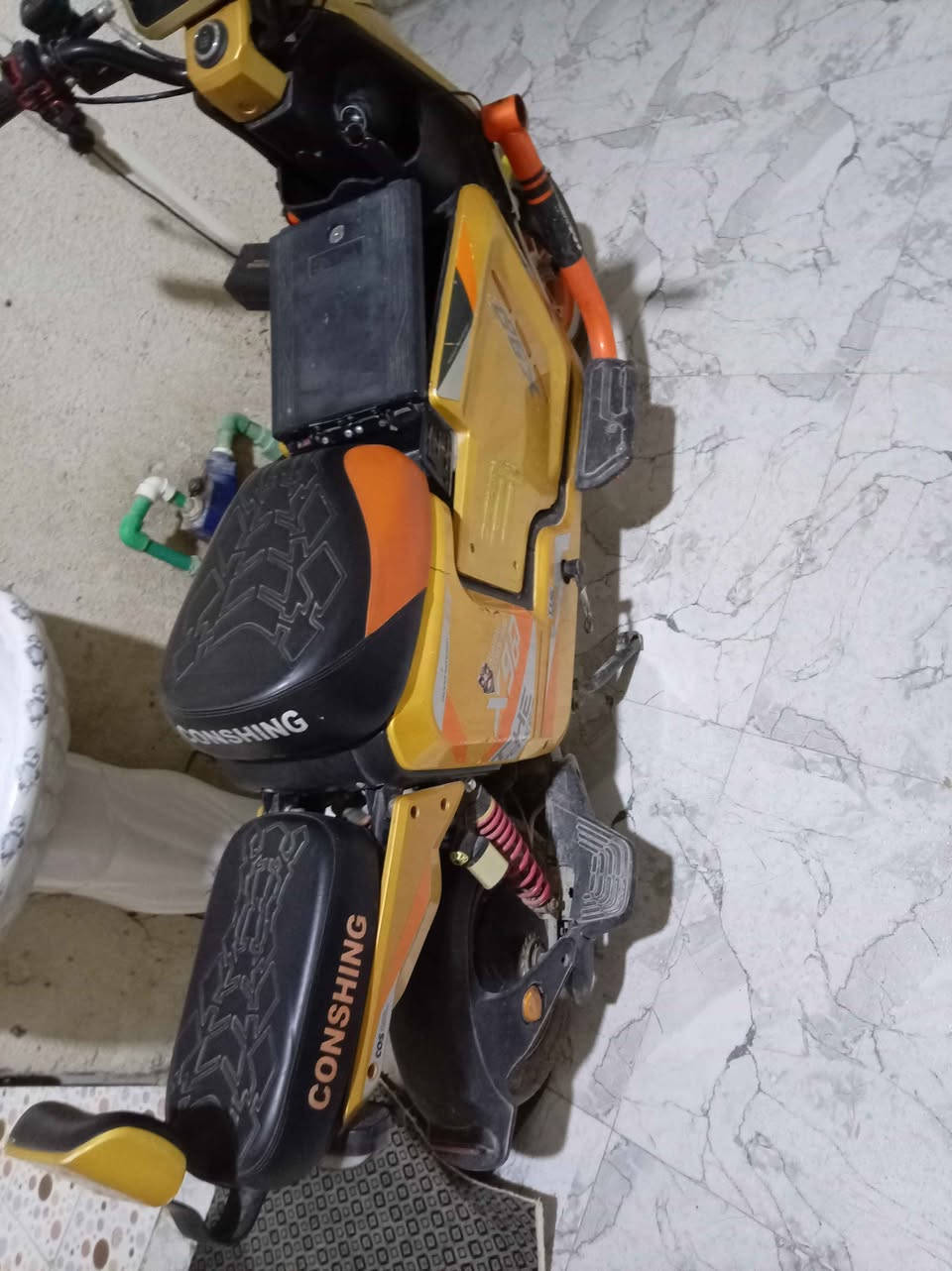 دراجة شحن حلوة وبطاريات ثنين توني بدلتهن لأصليات شحنها حلو جيد جدا يوصلك شرط 15 كيلو الى 20 اذا فول __ رايده 275 وبيه مجال
شراي يتصل *********** وبخدمته مكاني تنومة . ( الدراجة سليمة وكلشي مابيه فقط بعض الملاحضات البسيطة جداً وسبب البيع اريد اخذ دراجة رقم وعوزت فلوس حياكم الله) _ السعر بي مجال للشراي _. البصرة, العراق
