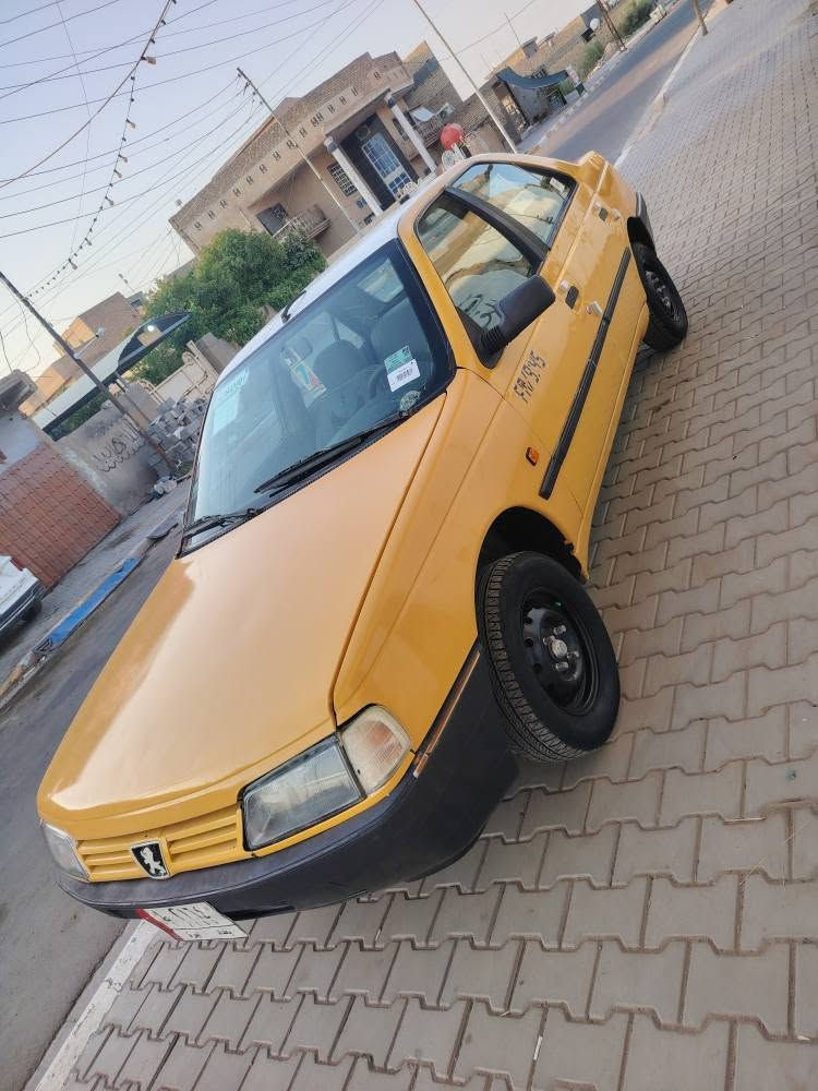 بيجو موديل ٩ بدون راعي ابيع كوم حديد او مراوس بفورد او دوج ونطي فرق السعر ١٢ورقه كوم حديد بدون تحويل مكاني الطارميه *********** رجأ اقره المنشور مو تخابرني تكلي وين راعيهه بغداد, العراق
