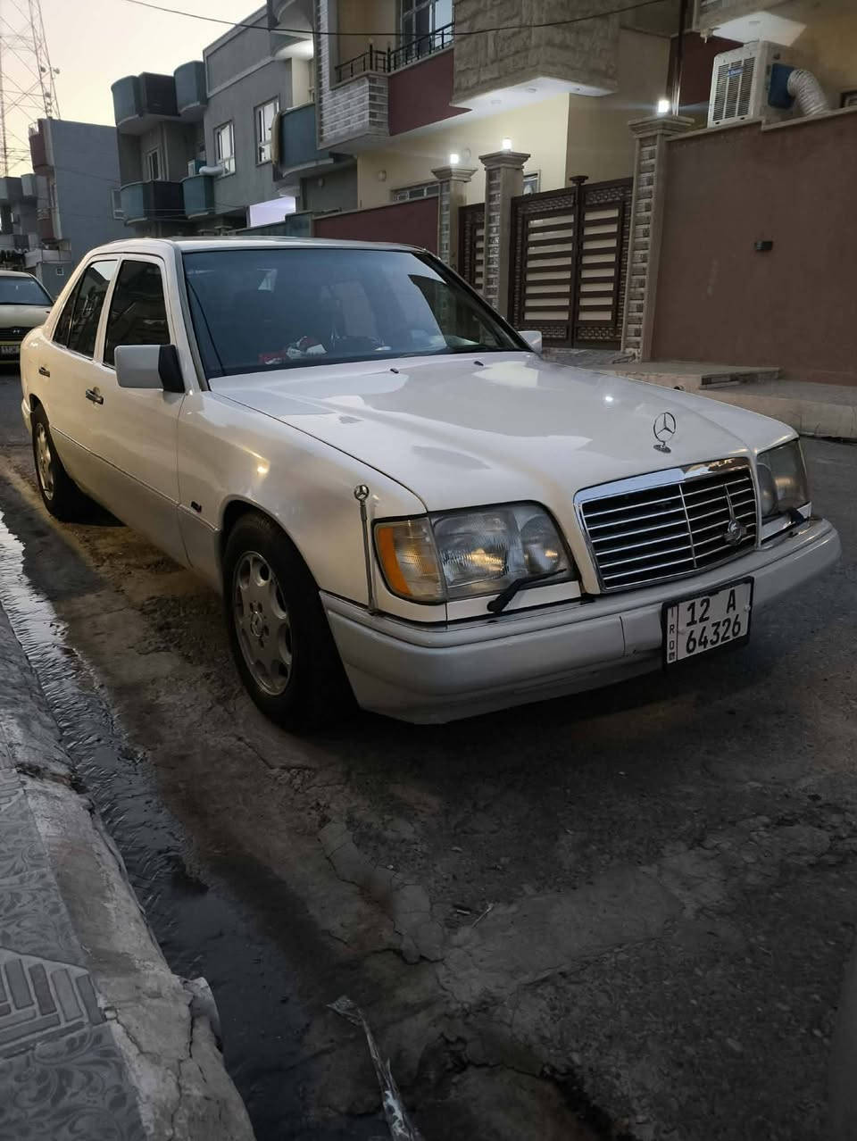 سلام عليكم  
دب مديل ١٩٩٥ حجم ٢٠٠ مكينه اربعه سلندر 
سنويه جديد ٢٠٣١
تبريد ثلج تتفعه 
محرك كير شرط 
بيها مكانين بارد صغار
وبخ بوند مال تقحيل بس باقي وضع شركه
سياره وضع شركه ما متعوبه 

تحويل ثاني يوم 
السعر ٨٥ وبيها مجال قليل 
الستفسار عل رقم *********** بي واتساب 
مكلف بل نشر لا تعليق ولا خاص
