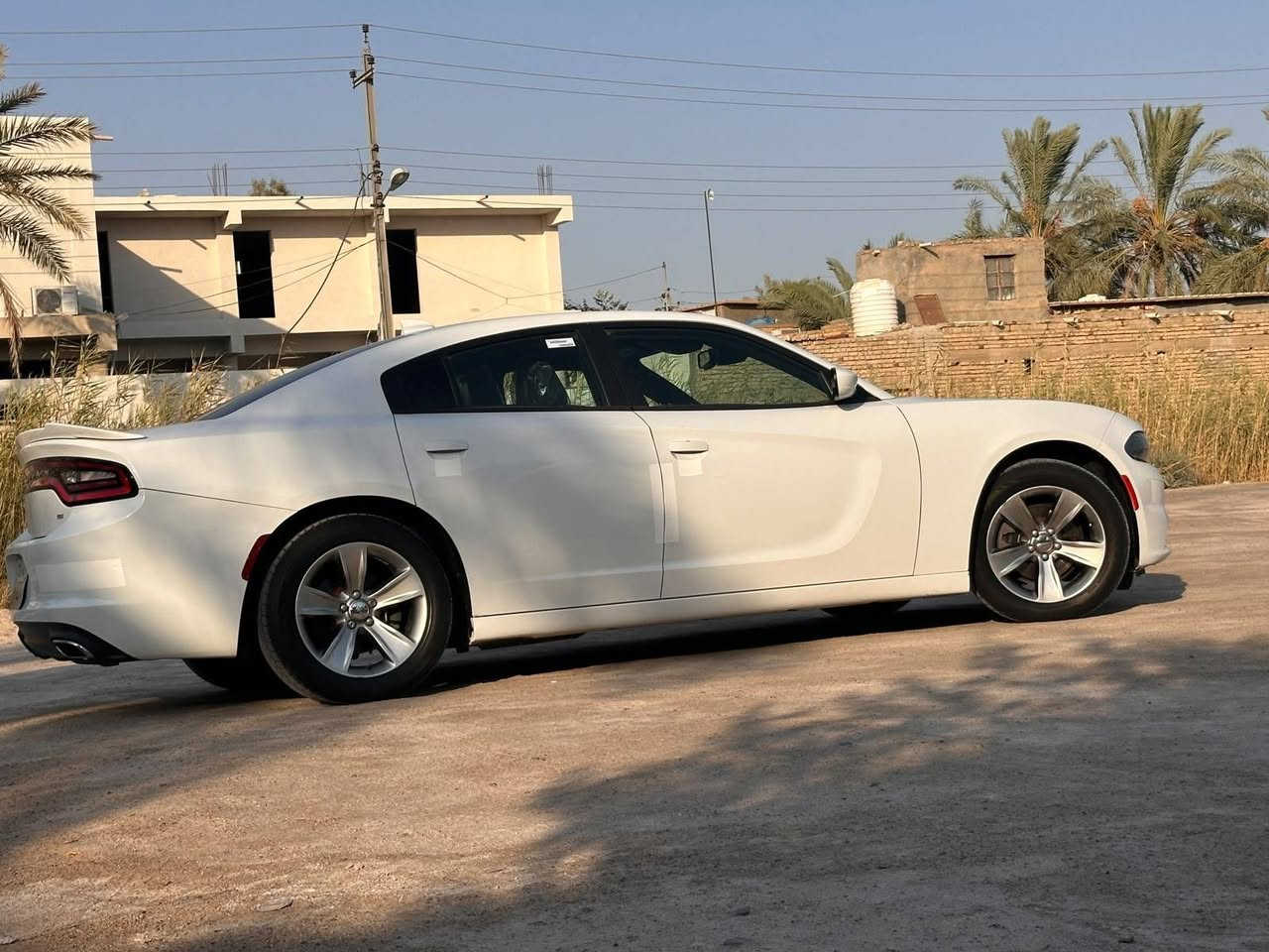 ياالله للبيع جارجر 2016  وارد كندي بيها جاملغ خلفي كلير والجاملغ امامي مبدل بلاد رقم سليمانيه 
تحويل سياره جاهزه من كلشي ماشيه 115 ميل 
السعر 185 وبيها مجال مكان السياره البصره قضاء المدينه 
لاستفسار ***********

