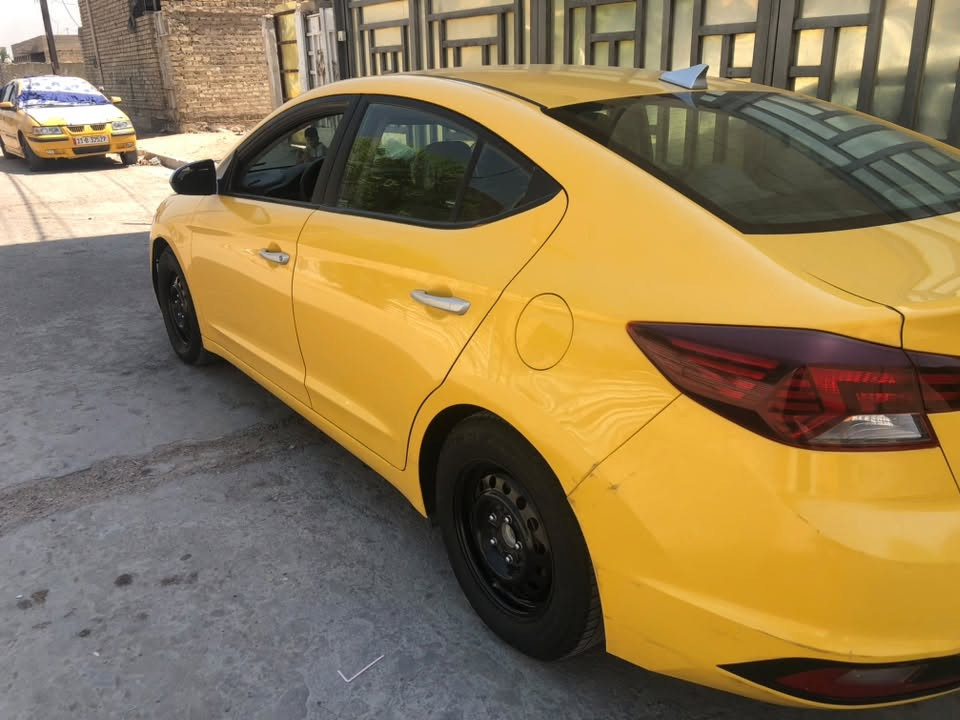 بيع فقط بدون قسط ولا مراوس 
 
سياره بسمي  حتى كتلوك الشركه بيها من دخلت لليوم  مدوشمه عام  
النترا موديل ٢٠٢٠   امريكي مكينه ٢٠٠٠ دوش كير اي تي  مكفولات ماشيه ١٠٩  ميل صور الحادث ماعندي نمسحهن تبديل بنيد فقط باقي ليبل واحد وبيها شويه لغد مصلح باقي السياره كلشي ماكو  مكاني بياع المعالف 
 السعر     ١١٦  
***********
