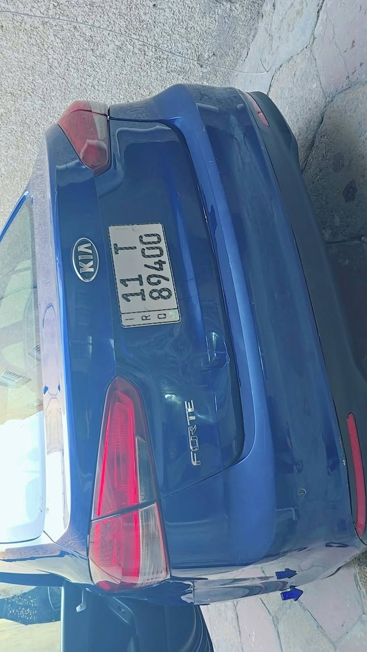السلام عليكم
كيا فورتي بسمي بغداد رقم جديد انكليزي ٢٠١٧ تخم تاير باتري جديد  حادثه خلفي قبق صندوق مكان رقم فقط  صبغ وجاملغ بارد ليبل واحد سياره بدون ايرباك مكينه وكير وتبريد وصدر مكفول بسمي تحويل ثاني يوم مكينه ٢٠٠٠ دوش  سونر مرفق مكاني بغداد جميله 
*********** 
السعر ١٠٧
