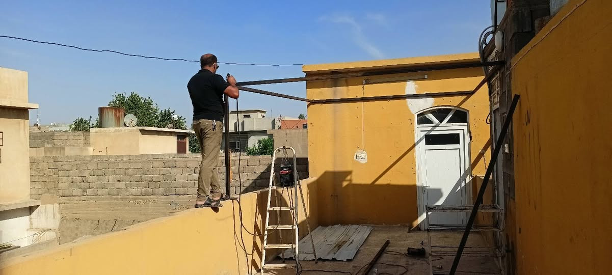 سقيفة سطح • كهربائي • حداد