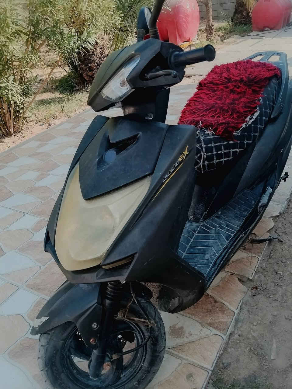 سلام عليكم ورحمة الله وبركاته
دراجه سكنس شمعه
دراجه ما مفتوحه
بريك جديد
الدراجه خير من الله
لا بيهه شي تخبل خير من الله
العنوان البصره قضاء القرنه نهرالباشه
سعر ٣٥٠ وبيه مجال أكرر الدراجه ما فتوحه
رقم ***********
