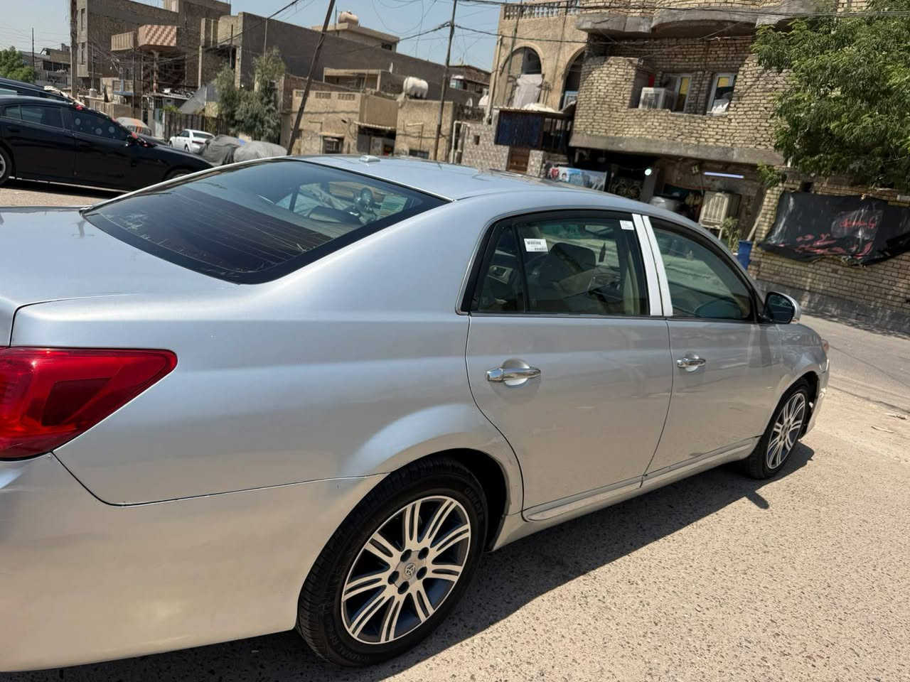 سلام عليكم 
تويوتا افلون موديل 2012 
سياره نص فول وارد امريكي حادثه جاملغ خلفي ضهر سايق وجاملغ امامي جهه سايق بدون دواخل سياره صبغ حزام جاهزه كير مكينه تبريد خير من الله صدر 80 /100سياره رقم بغداد تحويل ثاني يوم سياره بيه شغلات بسيطه نقص بيه 4 حساسات صالنصه واكفات وبيه شغلات بسيطه بعد غرفتهه يرادلهه ترتيب سعر110
ستفسار ع رقم تالي ***********
