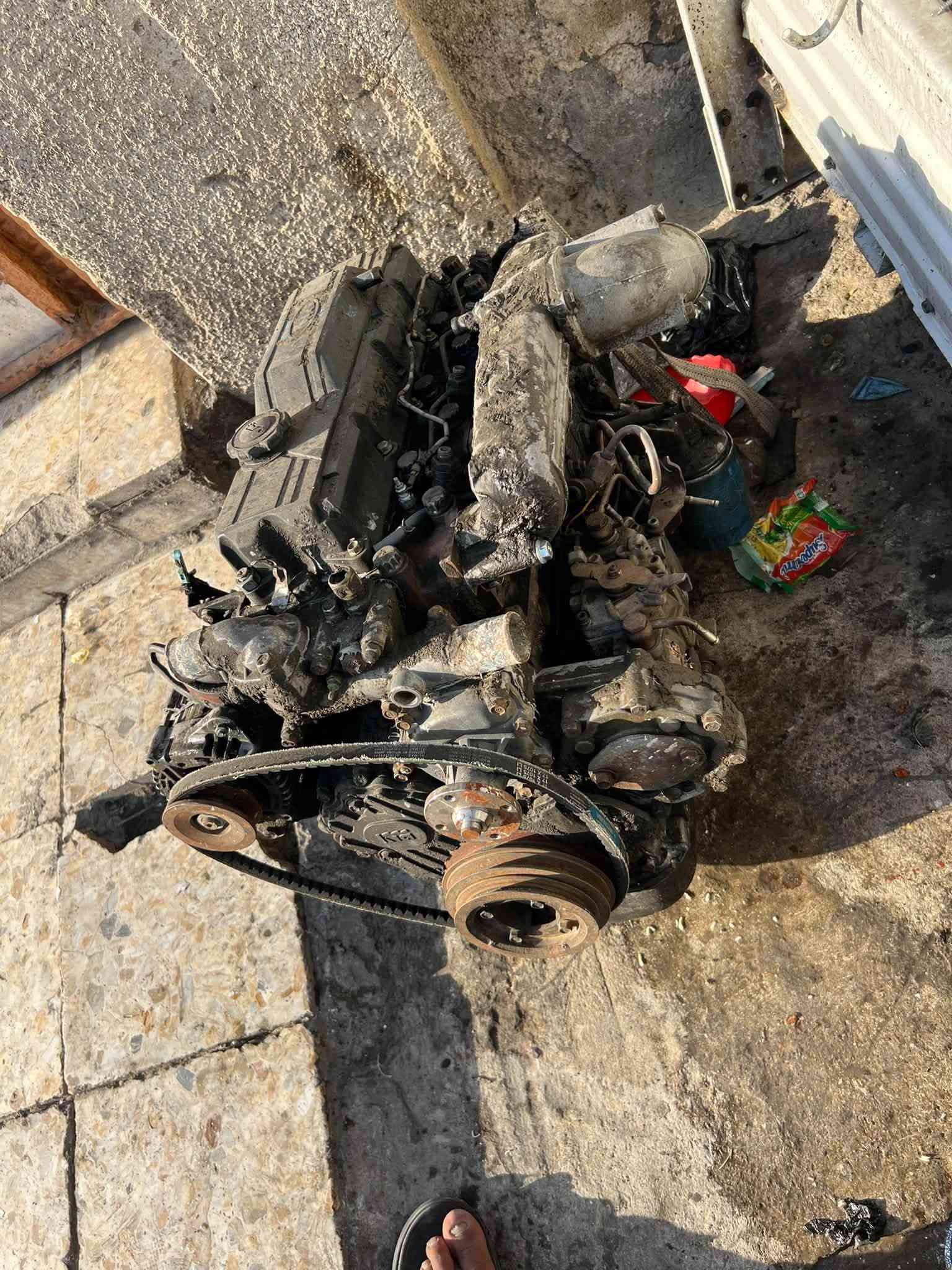 سلام عليكم بدي مال فحل نضيف مع كشنات مال بنكو قمارة وربع مال موديل 96مع مكينة بنكو بيهة خيط بخار للبيع المكان بغداد ***********
