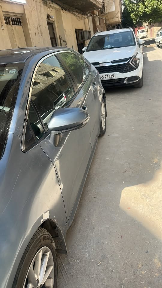 السلام عليكم  
كورلا 2020 XLE فول مواصفات واحد على واحد  مصبوغه حزام وسونار موجود وياها سياره جهازه ما ناقصه كلشي صدر جديد ادامه بانزين جديده حتى نوزلات جديدات زوج تايرات جديد رقم ارييل. السعر ١١٥ وبيها مجال 
*********** رقم الهاتف ما متواجد على الفيس
