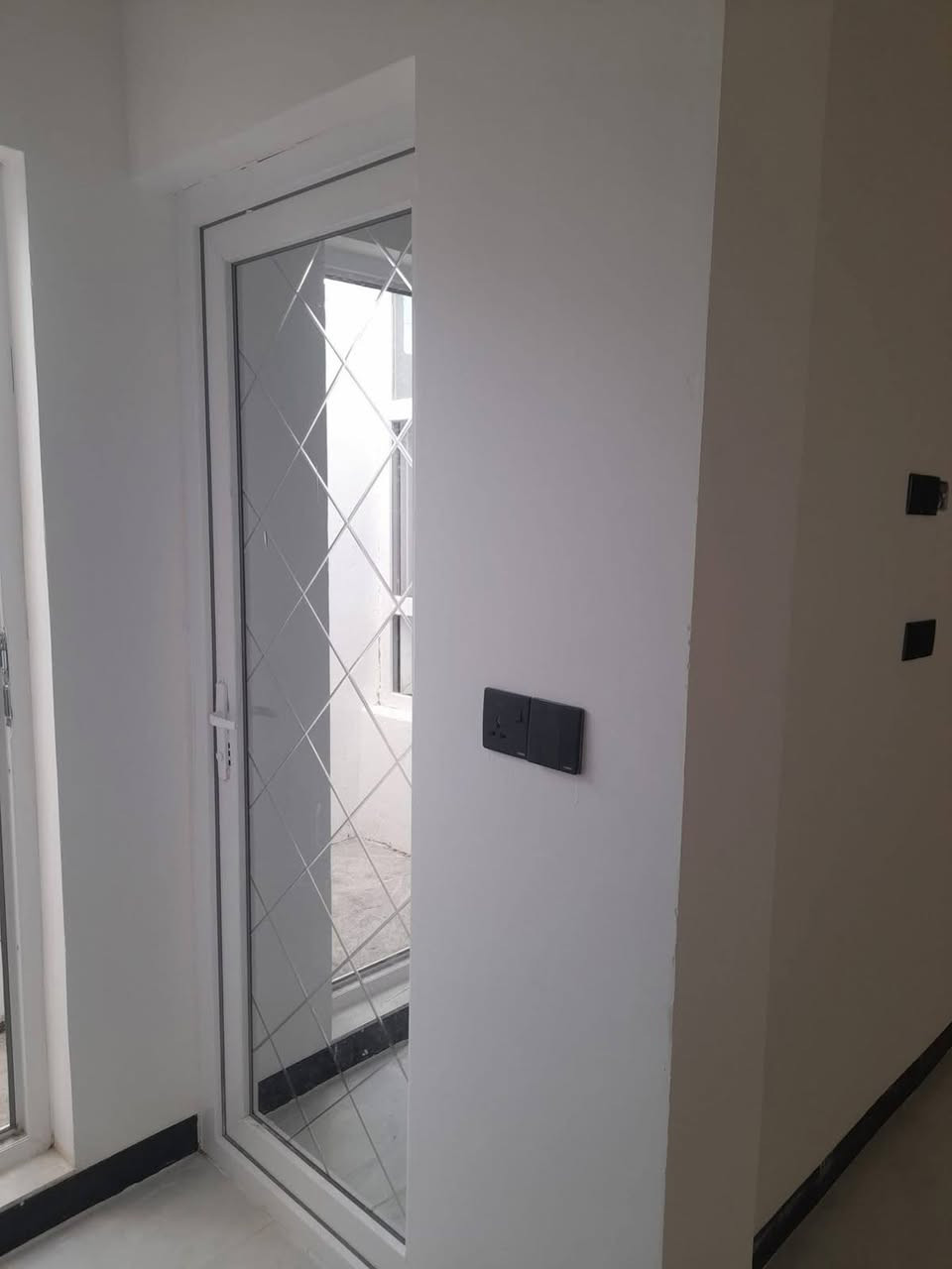 🏠 فرصة لامتلاك دار مميز في تكريت للبيع
الموقع: تكريت - الديوم - التصنيع  

 المساحة: 150 متر  

 الواجهة: 7.5 متر نزال ٢٠ (تغليف حجر أنيق)

رقم العقار 5287

السعر 123 وبي مجال 

التفاصيل الداخليه 

 4 غرف نوم  

 استقبال  

 صالة  

 مطبخ  

 مجاميع صحية  3

📞 للاتصال والاستفسار: ***********
التعامل معى صاحب العقار مباشر
