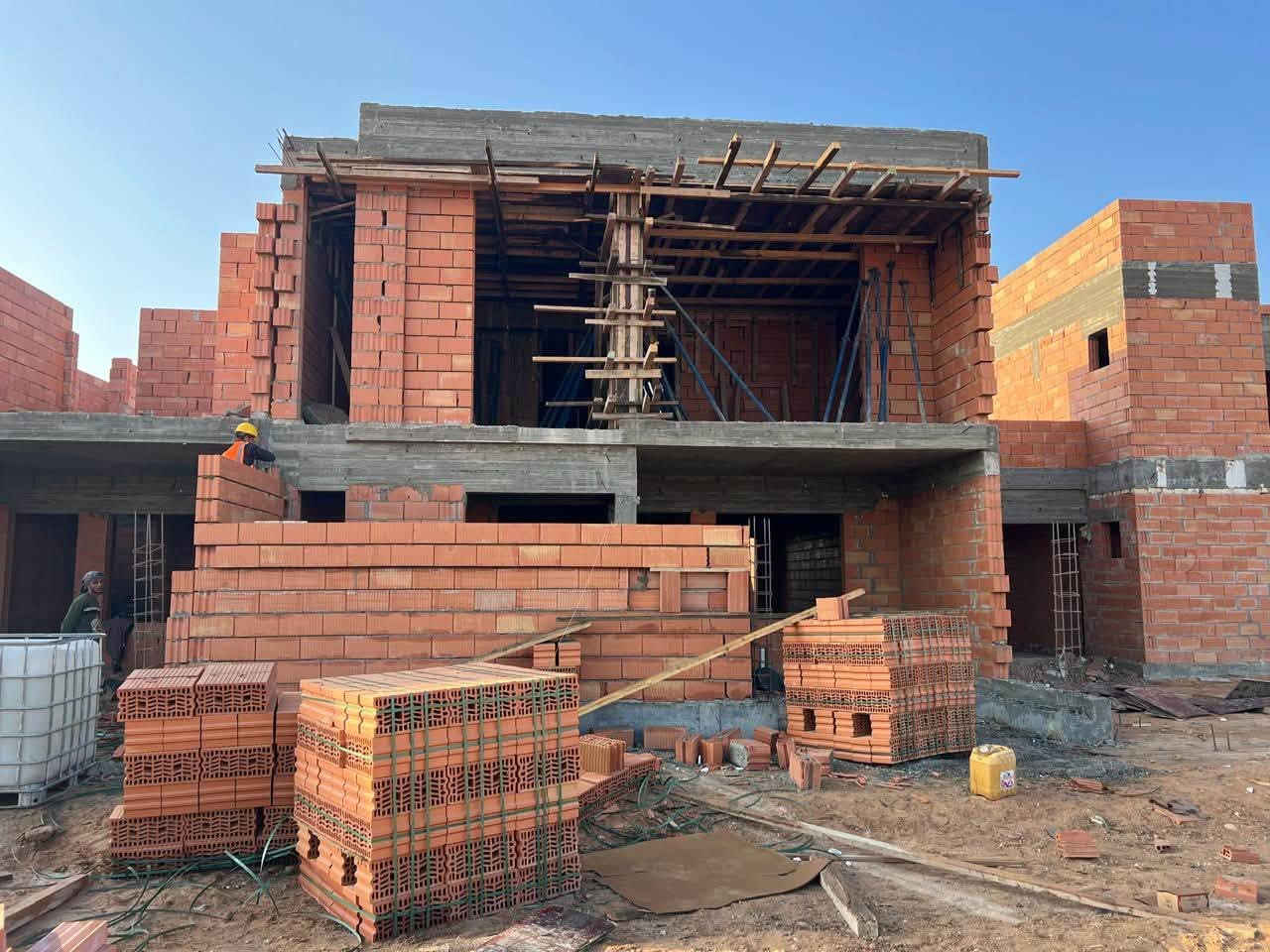 🧱 ASHURBRICK | جودة البناء تبدأ من الأساس 🧱
نفخر في ASHURBRICK بتجهيز أحد المجمعات السكنية في محافظة النجف الأشرف بالبلوك الأحمر، ضمن مشاريعنا المستمرة لتوفير مواد بناء ذات جودة عالية تلبي احتياجات المشاريع السكنية والإنشائية.

🏗️ تجهيز المجمعات السكنية يحتاج مادة بناء موثوقة، ولهذا نحرص على توفير البلوك الأحمر بمواصفات مناسبة، مع الاهتمام بالجودة والمتانة والدقة في التصنيع، حتى يكون خياراً مناسباً لمختلف مراحل وأعمال البناء.

🔸 بلوك أحمر ASHURBRICK
🔸 جودة ومتانة في البناء
🔸 مناسب للمشاريع السكنية والإنشائية
🔸 تجهيز كميات للمشاريع والمجمعات السكنية
🔸 خبرة طويلة في مجال صناعة وتجهيز مواد البناء
🔸 التزام بالجودة لتقديم منتج يعتمد عليه في مشاريعكم

📍 النجف الأشرف
🏠 تجهيز المشاريع والمجمعات السكنية
🧱 بلوك أحمر ASHURBRICK

للطلب والاستفسار والتجهيز:

📞 ***********

ASHURBRICK… نبني الثقة قبل أن نبني الجدران. 🧱🏗️

#ASHURBRICK
#آشور_بريك
#بلوك_أحمر
#النجف
#النجف_الأشرف
#مواد_بناء
#مجمعات_سكنية
#بناء
#مشاريع_سكنية
#بلوك
