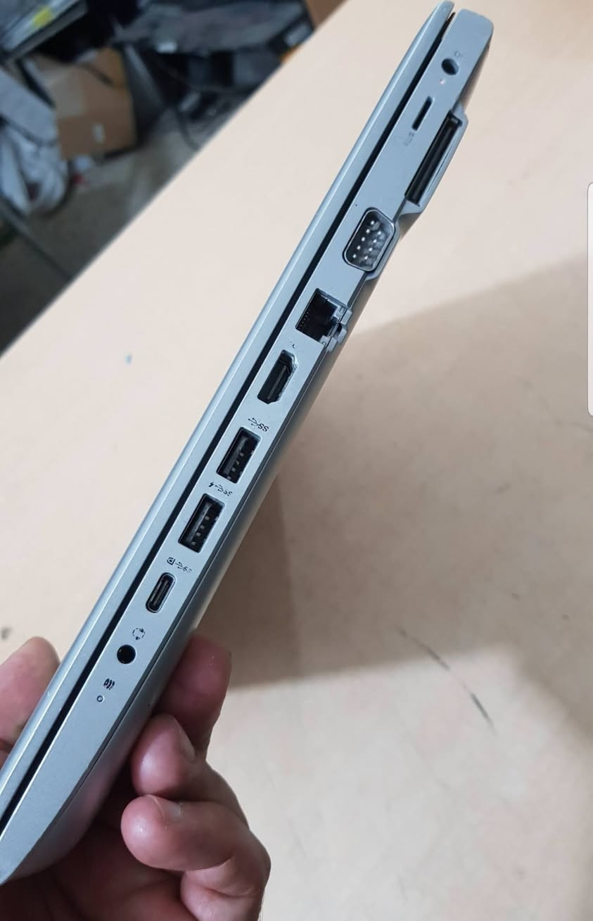 تحية طيبة .. لابتوب  hp كور اي 5 الجيل الثامن ورام 8 كيكا وهارد ssd 128 اصلي لكزر حجم الشاشة  15.6 بيها ملاحظتين بسيطة الاولى اكو بكسلات بيضة يم الكاميرا ما تبين الا بالخلفية السودة موضحة بالصورة الاخيرة و اكو شخوط بسيطة بالكفر بظهر الشاشة سعر هيجي مواصفات بالسوك مو اقل من 300  اني نزلت من سعرها 100 الف ودابيعها ب 200

                      (( السعر ثابت 200 الف دينار  ))

hp probook 650 G5
المعالج  Core i5  الجيل الثامن
رام 8 كيكا 
هارد  ssd 128 Laxer 
حجم الشاشة 15.6 
ويندوز اصلي

 للأتصال عادي و واتساب *********** 
شارع الصناعة اوقات الدوام ( 9 - 4 ) يوجد خدمة توصيل داخل بغداد ولجميع المحافظات لمشاهدة كافة الموديلات 
يرجى زيارة الموقع على الفيس بوك ( لابتوب بشير لاين
