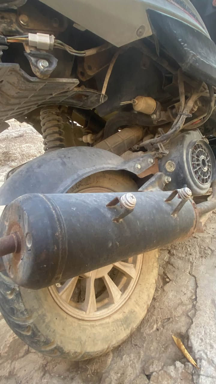 سلام عليكم حبايب سكنس صيني للبيع
الدراجه محركها كفاله عامه تجي تاخذها الاي مصلح اكفلك المحرك اي ضرر ما بيه والدراجه مزوده فج رياضي كامل ودبلات خلفي ويل امامي وخلفي تزويد بلاد والدراجه شوفت عينكم 
مكاني كربلاء ‭***********‬ متواجد عل واتساب
