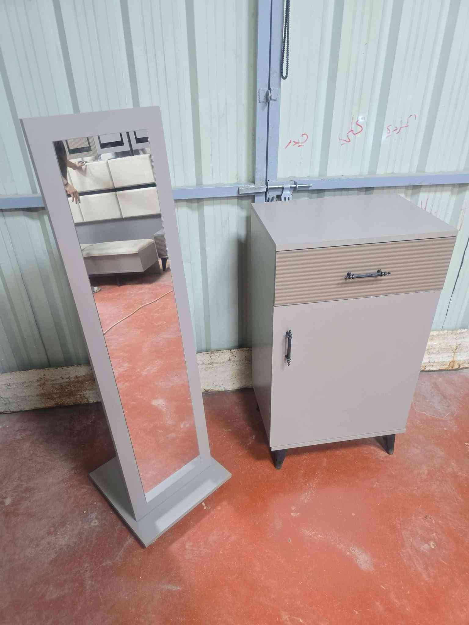 غرفه تركي 10 قطع اصليه نظافتها فوول  شد ونقل مجاني داخل بغداد فوول للحجز والاستفسار اخذ سكرين وتفضل واتس اب ***********
