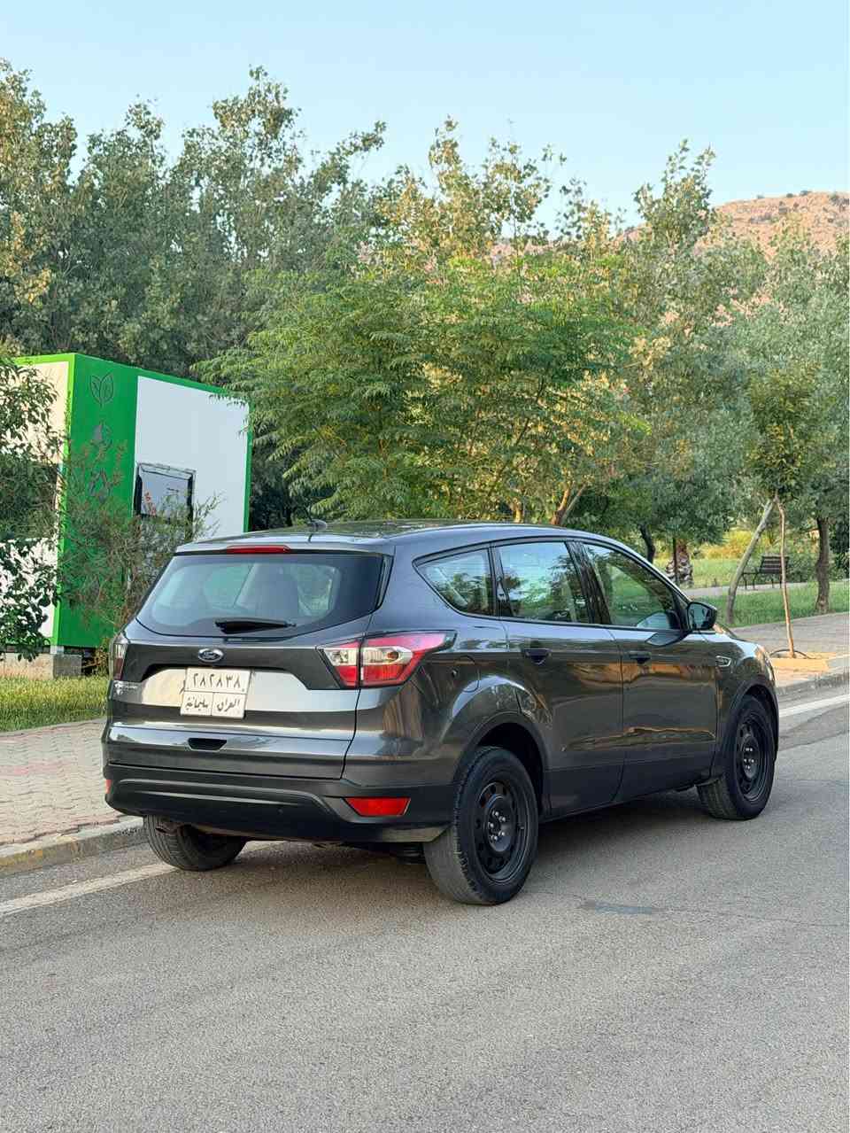 Ford escape 2017 SE 
 فۆرد ئیسکەیپ ٢٠١٧ 
 مەکینە مەرغوب ٢.٥ 
گیڕ و مەکینە بە شەرت
مواسەفات Se  
گێڕ تۆماتیک و عادی 
٣ پارچەی پێشی سبوغە  
بی ناو بی ئێڕباگ  
٤ تایەی نوێ لە ژێرە 
سەیارەکە یەک دەست لای خۆمان بوە 
بە ناوی خۆمانەوەیە 
سەنەوی بەسەر چوە 
☎️ *********** وەتس ئەپ 
☎️*********** ڤایبەر 

نرخ ٧٧$ مەجالیکی کەم. كويسينجاك, أربيل
