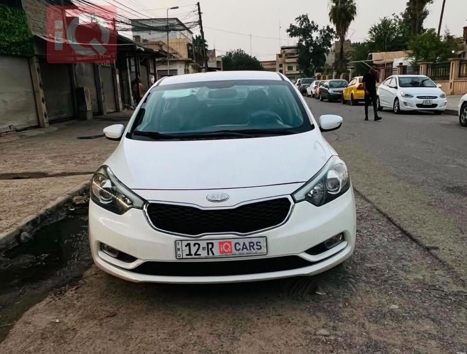 سيراتو خليجي موديل 14 ماشية 170 الف كيلو
بدون صبغ فقط تكحيلات صغيرة 
للتواصل واتس اب ***********
