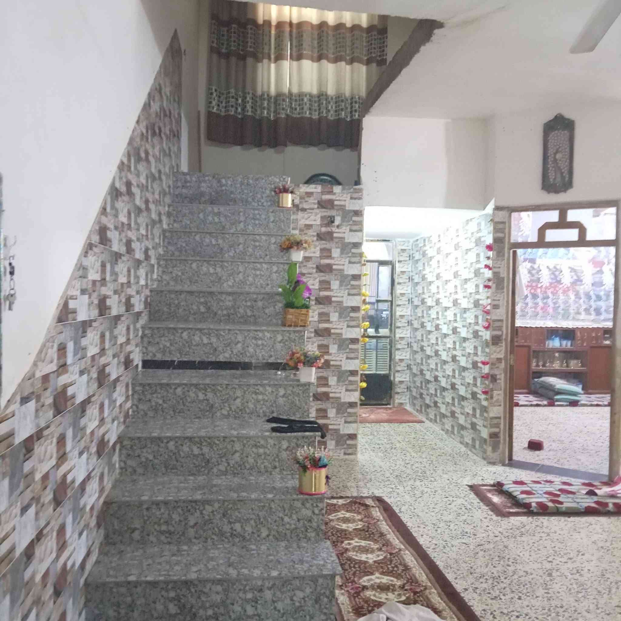 من رخصة الادمن
مكلف بالنشر
بيت للبيع في الفلوجة خلف مجمع الرحاب شارع المضيف
مؤجر ب 125.000
مساحه,150متر
يحتوي على 
غرفه نوم 
صاله
مطبخ 
استقبال  
مناور عدد ٢
حمام 
صحيات خارجيه
السعر 45 مليون وبي مجال 
للاستفسار ه‍... ***********
