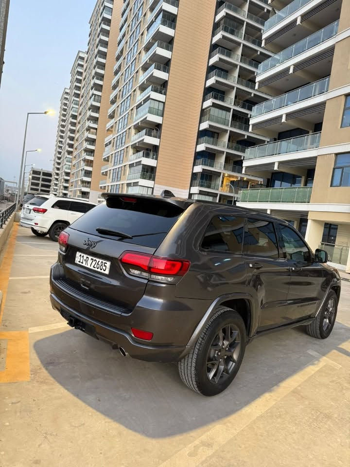 جيب ثمانينية بدون ايرباك ماشية ٦٦ ميل مشي امريكا 

موديل  2021 

محرك V6  3.6L 

* المواصفات :

* نسخة ال 80th Anniversary 

* رادار امامي مع مانع تصادم . 

* ⁠رادار جانبي نقطة عمياء .

* ⁠رادار توقف ذاتي خلفي .

* اصطفاف ألي ( اوتوپارك ) . 

* تحذير الخروج عن المسار . 

* نقطة عمياء .

* دفع رباعي 4x4 . 

* فرش المقاعد من الجلد . 

* المقاعد الأمامية تدفئة . 

* المقاعد الأمامية كهربائية .

* ذاكرة لحفظ وضعيات الجلوس . 

* المقود تدفئة

* المقاعد الخلفية مع تدفئة . 

* ويل قياس 20 انج .

* تدفئة ستيرن . 

* فتحة سقف  .

* شاشه كبيرة 8.4 انج .

* نظام الخرائط (GPS) . 

* نظام خاص للطرق الوعرة  

* المصابيح الأمامية مع LED لايت . 

* كشافات الضباب  

* تشغيل عن بعد .

* صندوق كهربائي .

*  حساسات أمامية عدد (٦) . 

*  حساسات خلفية عدد (٦).

* كاميرا خلفية .

* مرايا قلاب بخاصية التعتيم الذاتي .

* بلوتوث تلفون . 

* محدد سرعة ذكي . 

* نظام تشغيل واطفاء اوتماتيكي للمحرك للتوفير من صرف الوقود . ( Auto Start System ) .

* نظام بريك اوتماتيكي ( Auto Break System ) .
* ⁠
سياره جاهزة بدون اي نواقص وصيانتها بالشركة وبإسمي

للأستفسار الاتصال   ***********
 
بغداد - المنصور

