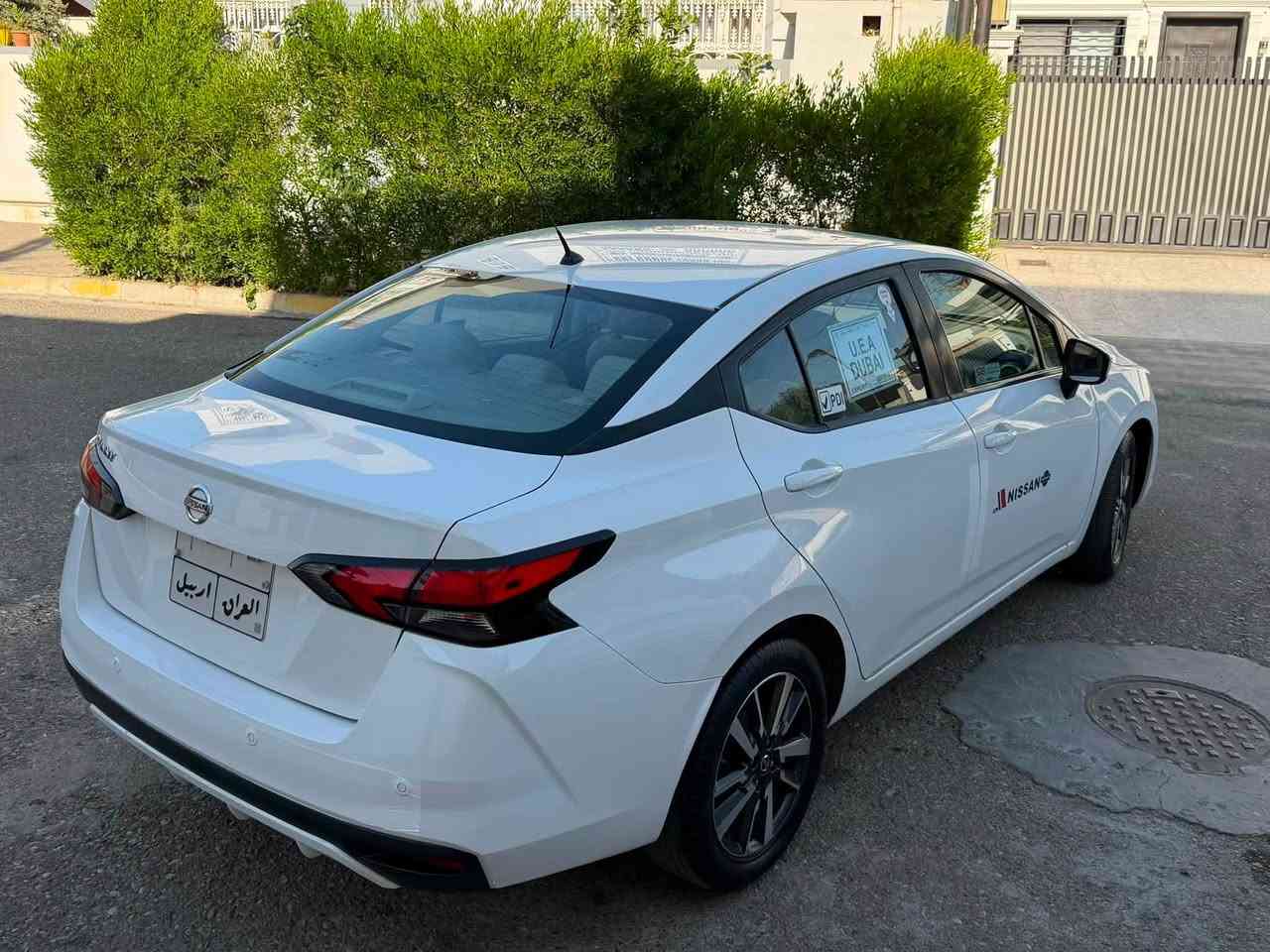 للبيع سيارة نيسان سني موديل ٢٠٢١ شكل الجديد وكالة السور فول مواصفات لون ابيض كلين تايتل مكفولة حتى دعاميات (فقط مكان واحد تعديل على البارد) شرط السونار كير و محرك مكفول و ما مفتوح و بالشرط سنوية جديد سيارة شرط التحويل و الوكالة 
مواصفات 
بلاجكتور
زينون و لايتات LED 
إشارة بالمراية 
حساس خلفي 
ويل كروم اسود حجم كبير بلادي 
شاشة + كامرة 
تحكم استيرن + أوامر صوتية 
داخل اصفر 
تجوة + كشن جك
 استيرن شكل D
٤ جامات كهرباء + مراية كهرباء 
سويج شخاطة 
و بعد مواصفات هواية مكان سيارة كركوك سعر ١١٣ ورقة و بي مجال بسيط للشراي رقم موبايل ***********
