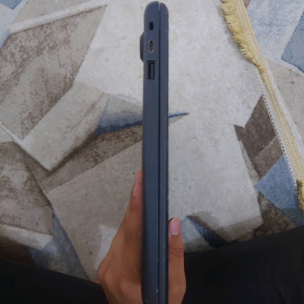 لابتوب من ماركة hp للبيع
النظام cromebook 

الذاكرة 16 
الرام 4 

حجم الشاشه 14 مناسب جدا للتصفح و الاستخدام الخفيف 

المعالج سيلرون 

كيبورد عربي و انگليزي 

السعر 75