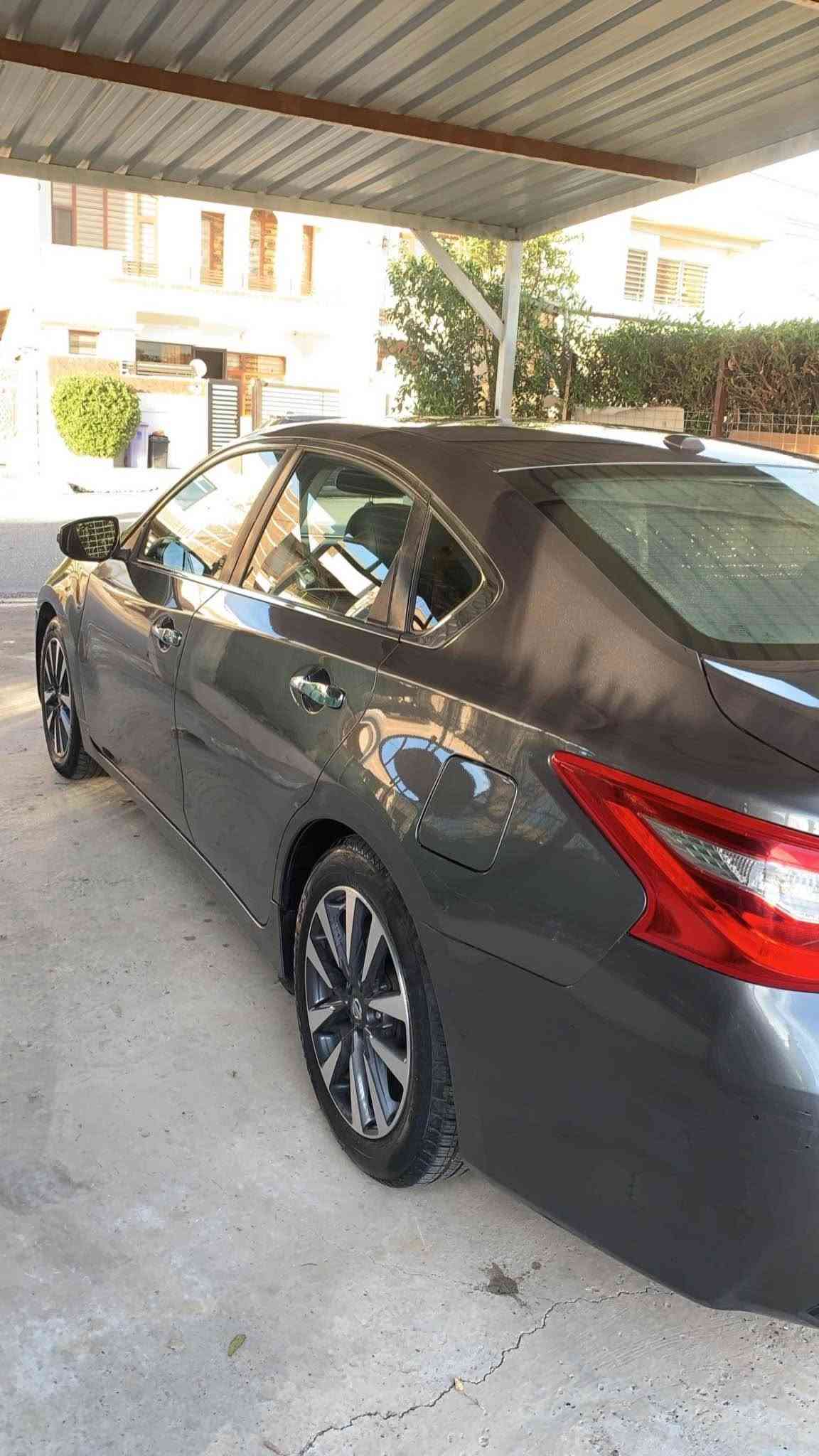 فوفوله بس سلايت نيه 
رويشتوه108 KM
رقم سنوي هموي نويه
٣پارجه پيشى  سبغه
١پارچه ليدرايه ٢پارچي دي كورايه
شاسي هيجي نيه بةس توزةك بتانةي هةية
بسمةيه
شغاله
سوكان هيتةره
كوشين هيتةره
حساسي تةنيشتةكاني
٤تاي نويه
ويل كرومه
ناونيشان هه ولير
*********** أربيل, العراق
