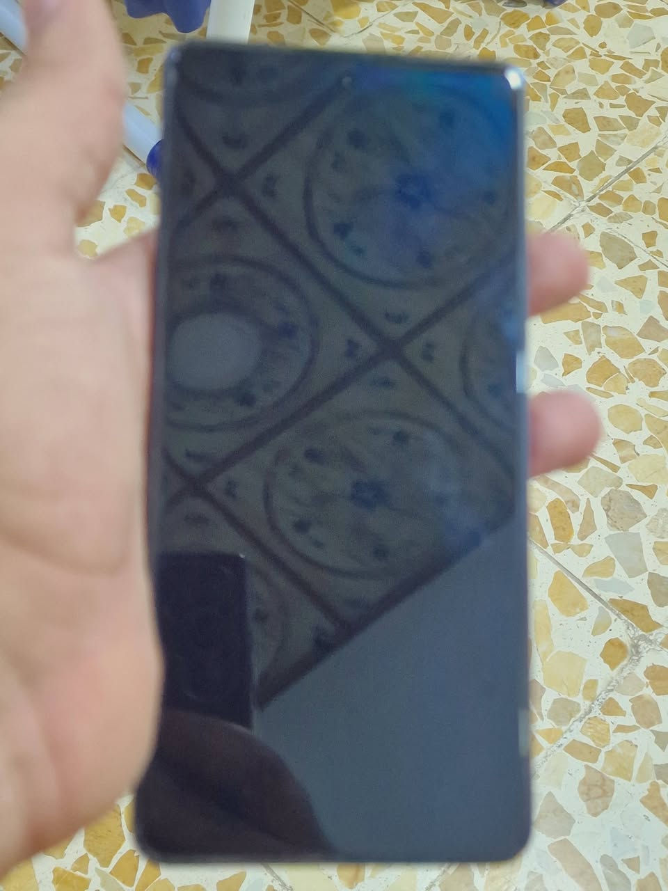 للبيع: Tecno Camon 20 Pro 4G 📱
​الجهاز نظيف جداً بحالة الوكالة (باب أول) وبدون أي مشاكل.
​المواصفات والتفاصيل:
​الموديل: تكنو كامون 20 برو (Tecno Camon 20 Pro 4G)
​الذاكرة الداخلية: 256 كيكابايت
​الشريحة: دبل سيم كارت (شريحتين)
​حالة الجهاز: أصلي وما مفتوح نهائياً ولا مصلح
​النظافة: باب أول واستخدام حريص
​السعر: 180 ألف دينار (قفل نهائي) 🔒
​المكان / : موصل /الايمن
​للتواصل: الخاص أو واتساب على الرقم: [***********]
