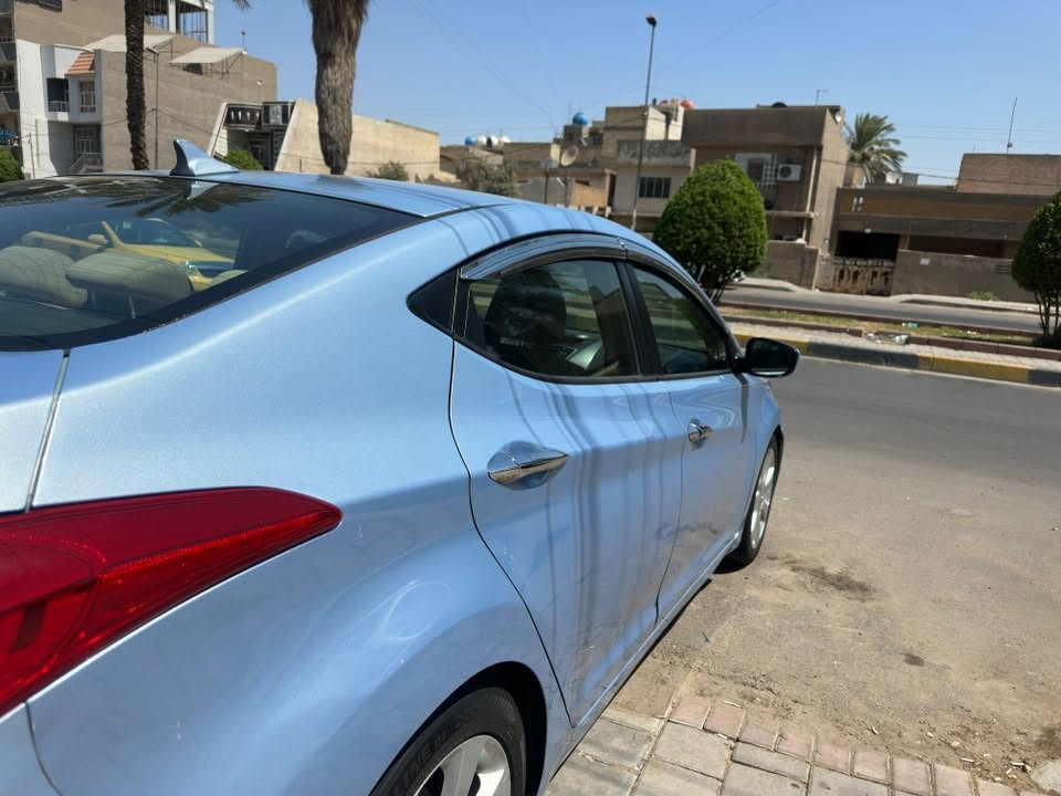 السلام عليكم
النترا امريكي موديل 13 لون سمائي
محرك 2000 دوش
بصمة وتشغيل عن بعد
كامرة خلفية
تحكم جهتين
٤ دسك
السيارة قبل فترة مسوي ادامة كاملة للمحرك ومنظومة البانزين وباتري جديد ومبدل منظومة تبريد كاملة تبريدها ثلجج شرط مايفصل تبديل دهن كلة يم الحسام وبانزين محسن السيارة تاخذها تدعيلي
محرك گير مكفولة من التنقيص والتبخير 
قبل سبوع راجع من تركيا بعدة كتاب الخروجية فعال
بيها حادث امريكا جهة السايق باب خلف السائق والجاملغ وملاون وياه باب السايق والجاملغ بدون حادث والبنيد مبدل نفس اللون بدون شواصي بدون ايرباك بدون دواخل
رقم بغداد باسمي تحويل مباشر السعر 95 ورقة وبيها مجال
موقع رصافة
***********
