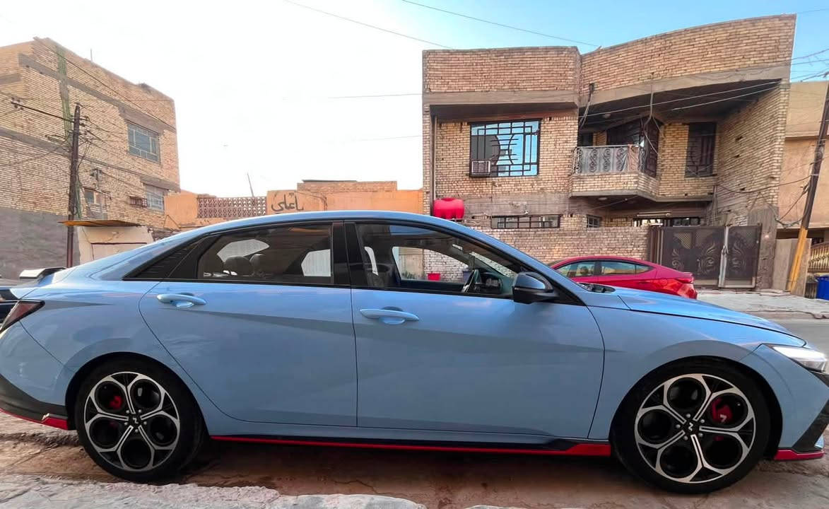 النترا  N موديل 2024
لون سمائي 
تبريد قطعتين
فول عده الفتحة 
رقم بغداد 
كشنات جلد تدفئه تبريد
سايد بريك كهرباء 
رادارات اماميه جانبيه خلفيه 
شاحن وايرلس 
قياده ذاتيه 
تحذير الخروج عن المسار 
مانع تصادم 
شاشه دجتل 
تبريد بيانو 
كامره خلفيه
محرك 1600 دوش 
تشغيل عن بعد 
باقي المواصفات معروفه ما يحتاج اذكرهن 
تخم تاير جديد 
ماشية 40
حادث موضح بالصور
مكان السياره بغداد
للاستفسار *********** متوفر واتس
