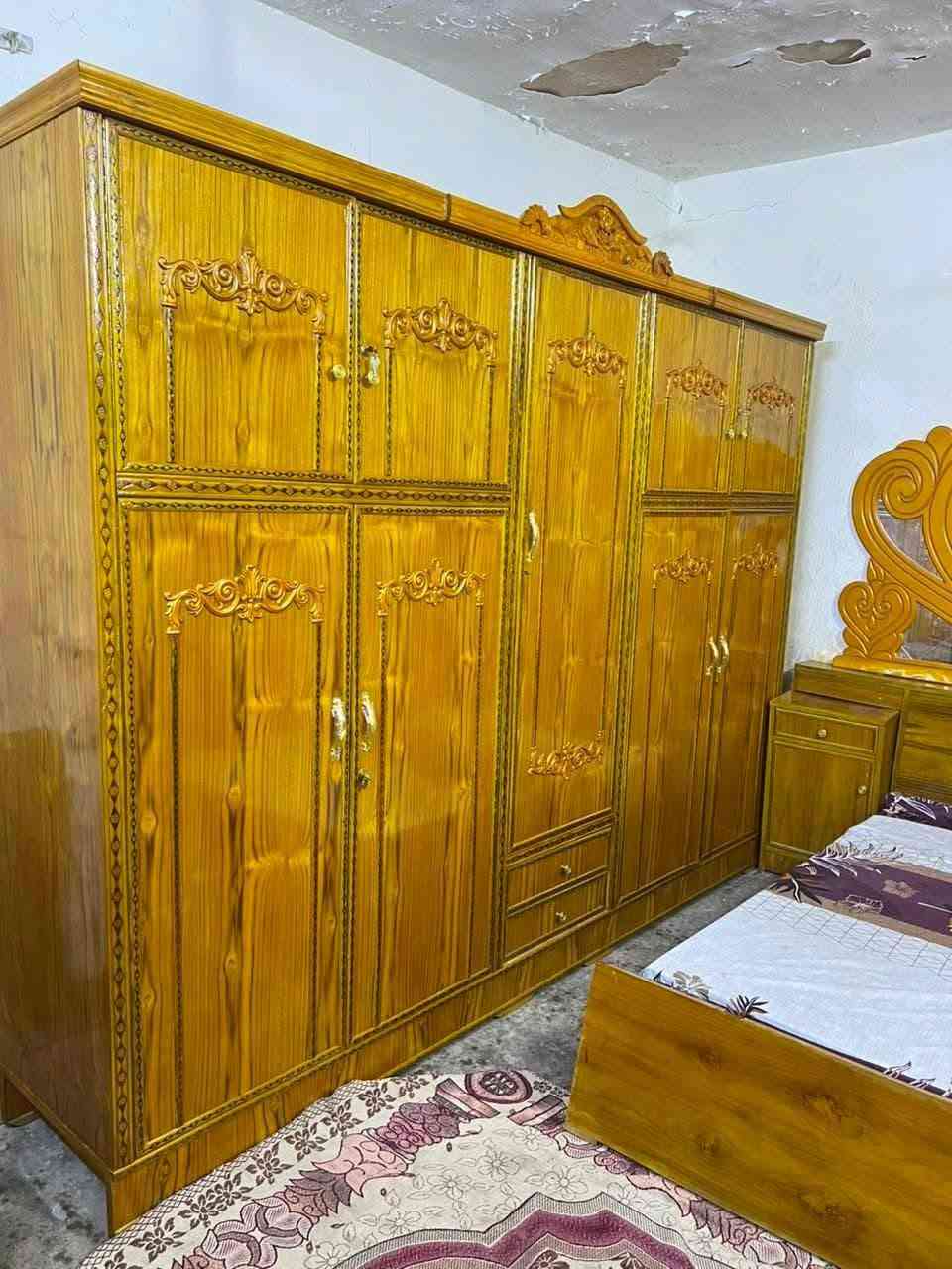 غرفه أخشاب مستعمله شي قليل اخت الجديده الضهر جرجوبه براغي موديل حديث الزاويه كنتوريه ملحق 5ابواب ملحق السعر 650بغداد الاتصال *********** متواجد واتساب اكو توصيل بكروه
