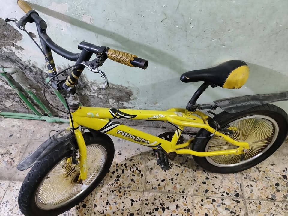 السلام عليكم
بايسكل همر للبيع 

نظيف كلش اخو الجديد 

اشتريته وجبير ع ابني وتركته 

السعر ب٧٥ الف 

للاستفسار الاتصال ع الرقم ***********
