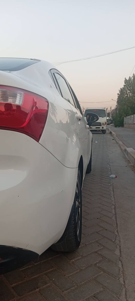 سلام عليكم KiA Rio 2013 سياره جديده ماشيه 120 كير محرك مامفتوحات تبريد ثلج محرك 1600 دوش بيه صبغ بالبنيد وصوره قبل الصبغ ناشرهن بدون ضربه مري شفط تحكمات داش كم داخل لونين والسونار ناشره جديد هزه وسنويه واقام جدد سنويه 3031 بسمنا سياره مناقصه برغي مكاني العامريه ***********  عبدالله ابو محمد مامتواجد عل نت السعر 85 وبيه مجال بسيط
