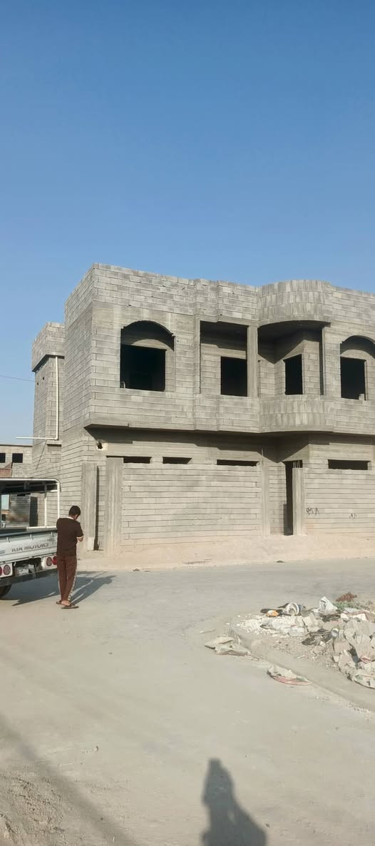 إسلام عليكم
بيت للبيع حي العبور المدخل الاول يم عمارت الغفران البيت ركن مساحتو 160متر متكون من ست غرف نوم واستغبال غرفت طعام للستفسار ***********
