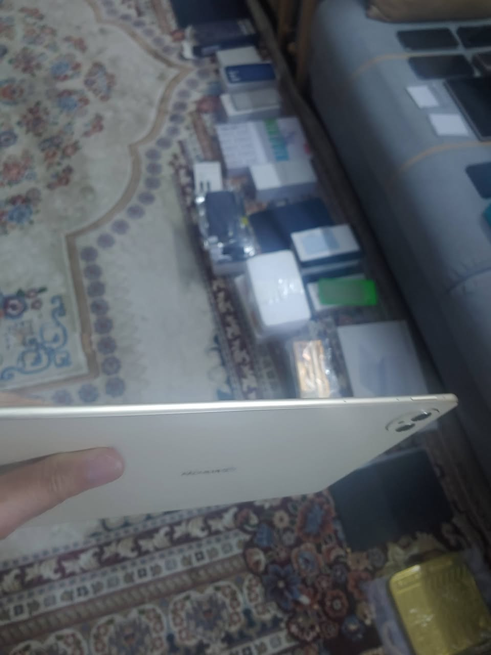 هواوي ميت باد برو 12.2 ذاكره 512 رام 12 نظيف جدا يجي وياه الحافظه والكيبورد
السعر 700 الف قفل
***********
يوجد توصيل لكل العراق
