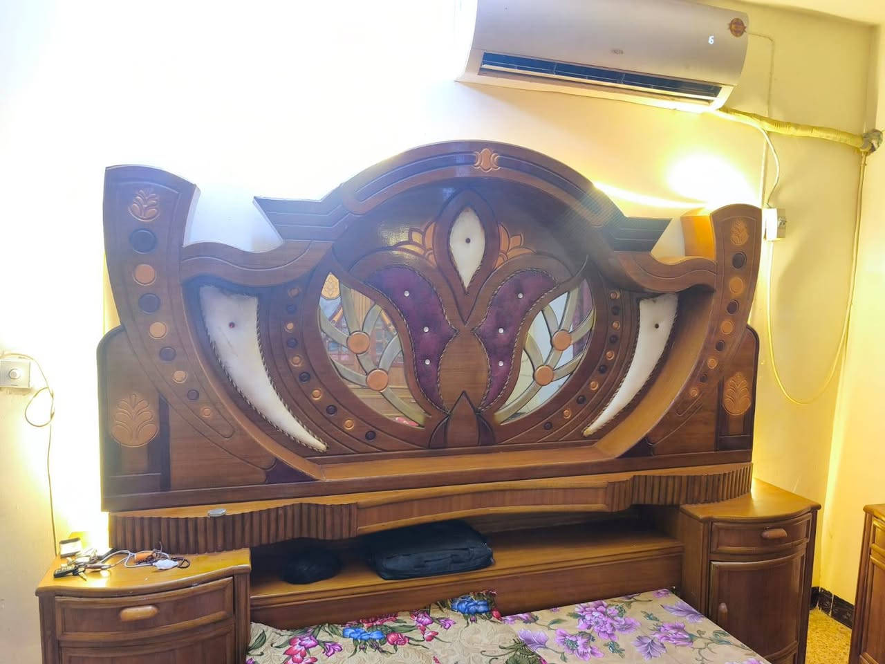 السلام عليكم غرفه نوم مستخدمه نظيفه للاستفسار اتصال ***********
