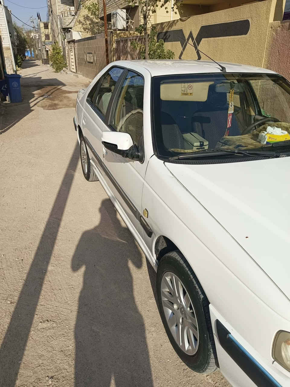 السلام عليكم للبيع بيجو حره موديل ٢١ أبيض الون مكفوله بس طخه خفيفه موضح بلصوره كير فرنسي سريع رقم كربلاء السعر ٦٤ بيها مجال للطيبين الرقم *********** واتساب
