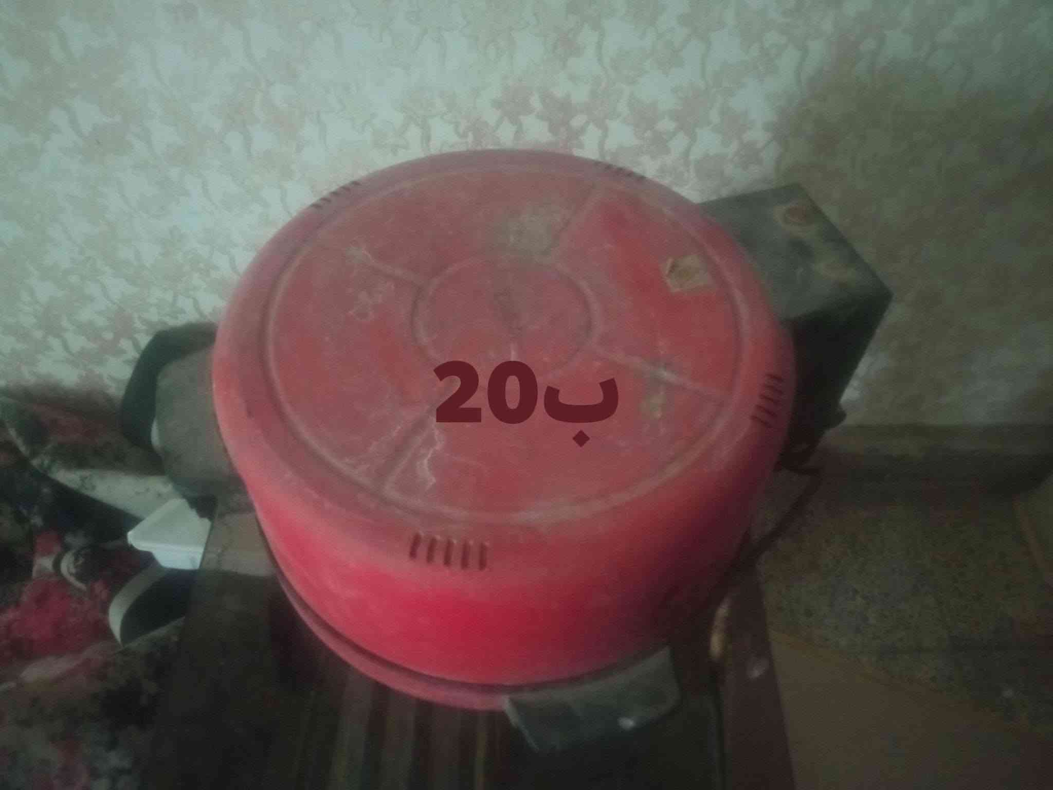 متاح خبازه كهربائيه مع ميوزه خشب صاج 
حله نادر الثانيه 
***********

نص مكتوب في الصور:
- 10ب
- 15ب
- 20 ب