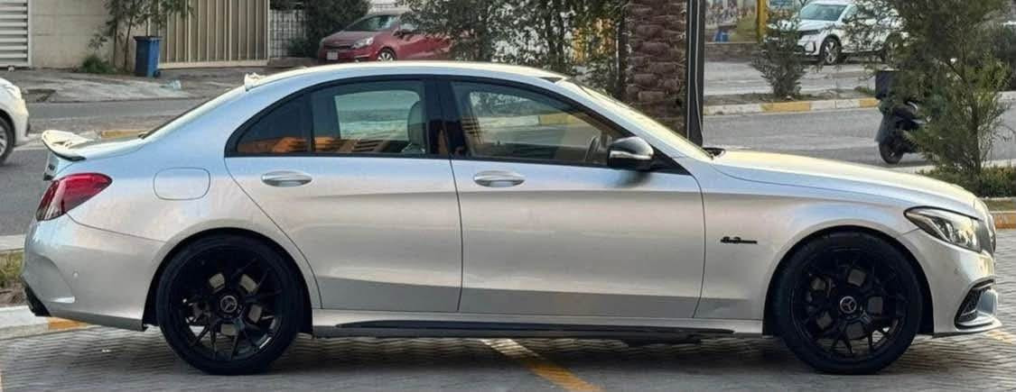 مارسيدس c300 للبيع او المراوس
موديل 2016
السياره عليها كت مال c63 s
AMG
المواصفات
1 رادار جانبي
2 رادار امامي
4 كشنات كهرباء تحكم بل باب
5 تدفئه كشنات
6 بصمه تشغيل
7 تحكم سرعه
8 نضام اطفاء ستارت ستوب
9 نضام السياره عربي
10 نضام ميموري حفظ المقاعد
11 نضام الشاشة كار بلاي
12 نضام القياده
ECO
COMFORT
SPORT
SPORT PLAS

14 لدات داخليه
السياره بجم كبس 
سونار موجود 
صدر جديد
ومنضومه البلكات ونوزلات وفيت
بم جديد
ومنضومه تبريد جديده بل كامل

السعر : 160 ورقه وبيها مجال بسيط
مكان السياره بغداد الكرخ

الاستفسار: ***********
