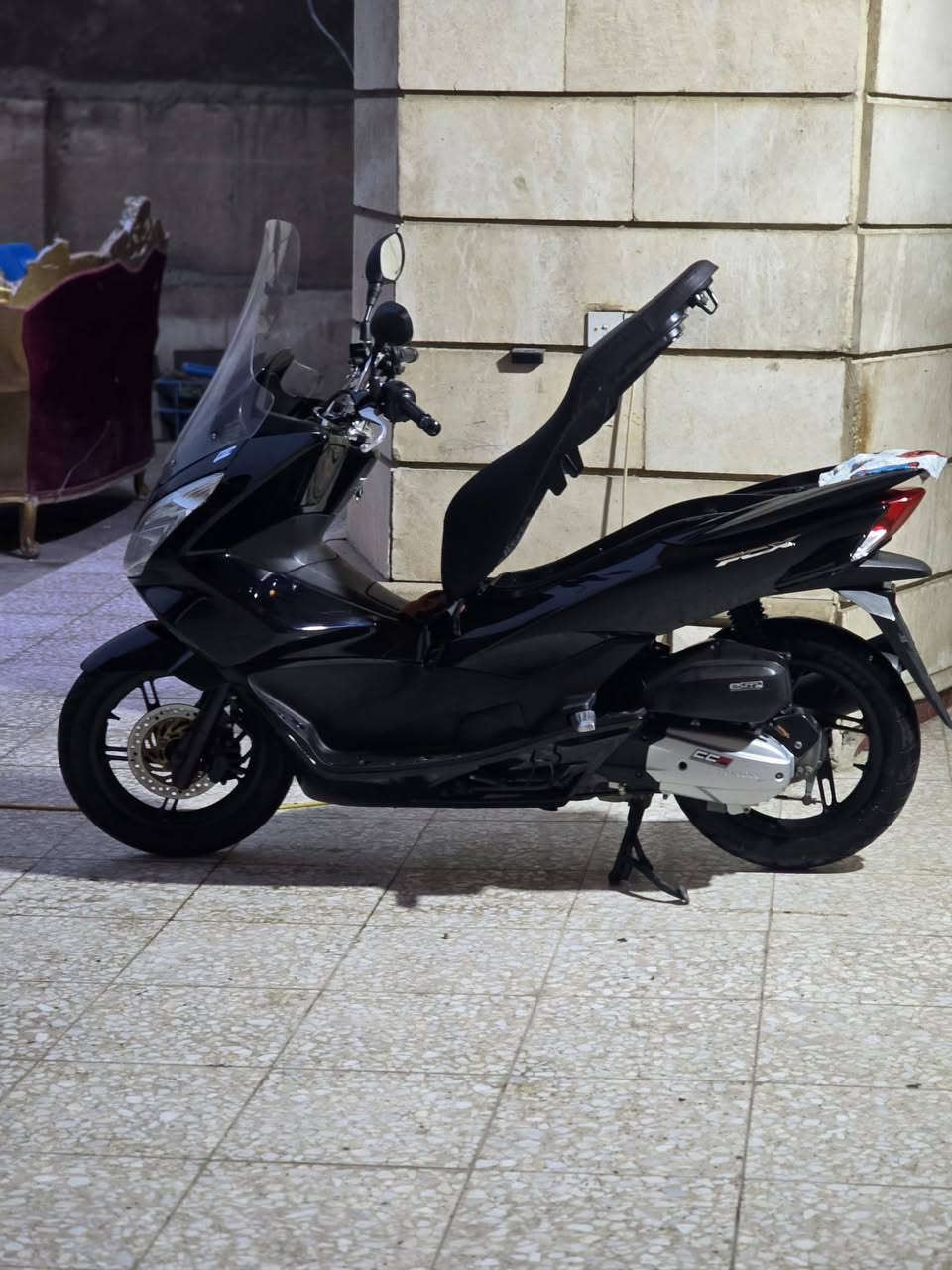 السلام عليكم دراجة pcx جيل ثاني 150 Jf ياباني للبيع الدراجة كفاله عامة مال بيت كفراتها كبس نازله رمبه شهر 2 بهاي السنه بانزين محسن ودهن موتل كله اصلي ماشيه 17 الف تفاصيل اكثر 
الاتصال او واتساب 
***********
