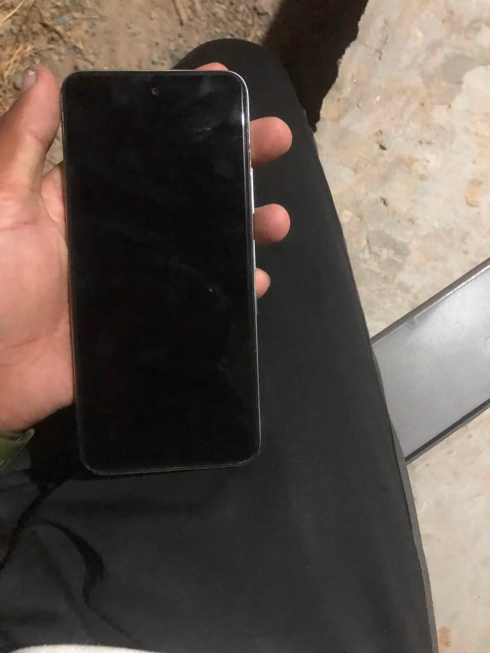 هوت 60iفوال ذكره 256جهاز بلدي بوبجي 90فريم صار رقمي تواصل ***********
طلب عليه200الف وبي مجال
