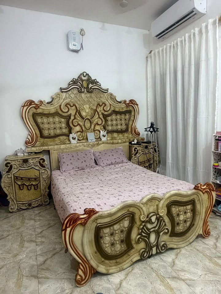 غرفة تسكام ظخمة كلش ظخمة مامبينه ظخامتهه بالصور الشراي يجي ويشوفها بعينه مأخذها مليونين ونص وأريدها 900
***********
