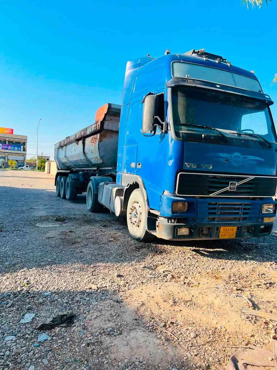 السلام عليكم فالفو نساف للبيع رقم دهوك مربوطه فلات موديل 2000 كير ومحرك وشاصي شرط التايرات نص عمر سياره جاهزه ع الشغل السعر 170وبيها مجال للستفسار ***********
***********
