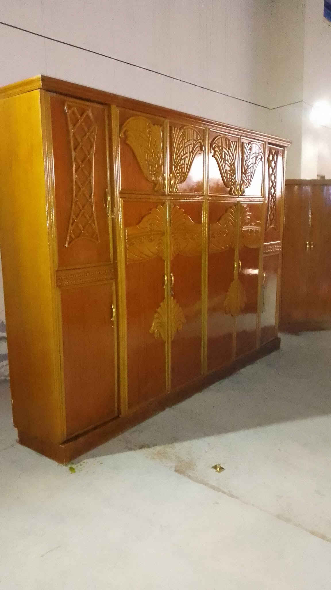 غرف نوم • طباخات • ثلاجات